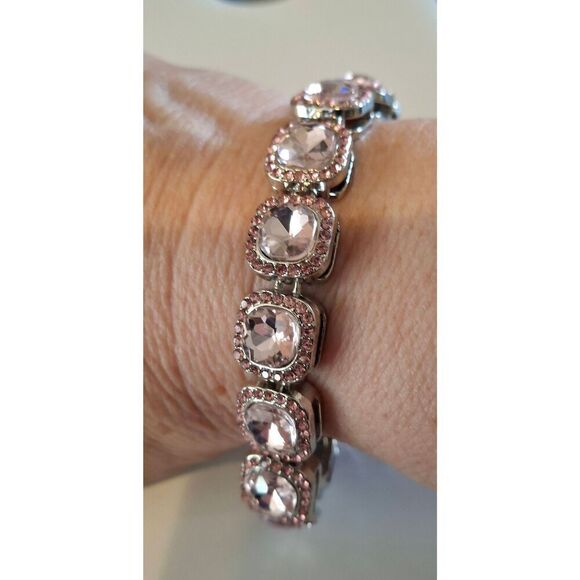 Trendy Goth Silver Bling Pave Rhinestone Cushion/Round Halo Link Bracelet - Picture 3 of 3